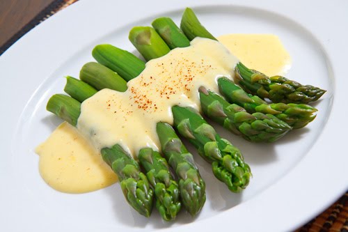 Hollandaise Sauce on Asparagus