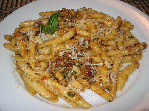 Maccheroni Calabrese alla Oven Dried Tomato Pesto