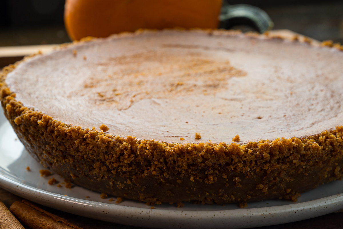 Pumpkin Pie with Gingersnap Crust Pumpkin Pie with Gingersnap Crust