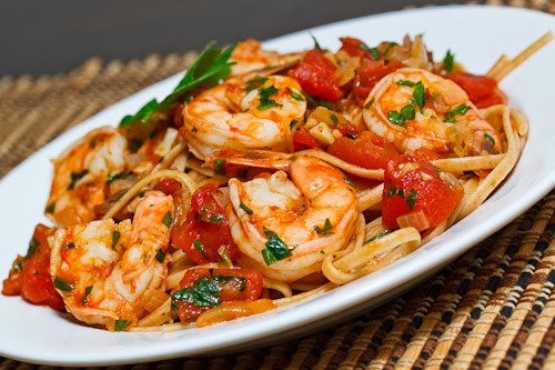 Shrimp Linguine in a Tomato and White Wine Sauce Shrimp Linguine in a Tomato and White Wine Sauce