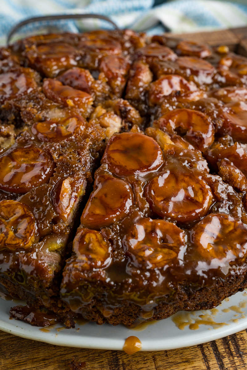 Caramel Banana Upside Down Cake with Chocolate Chips Caramel Banana Upside Down Cake with Chocolate Chips