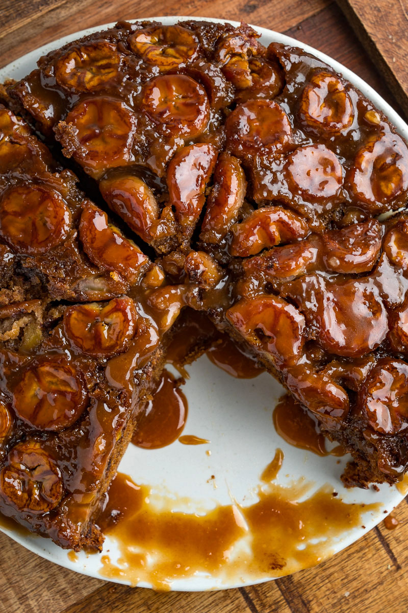 Caramel Banana Upside Down Cake with Chocolate Chips Caramel Banana Upside Down Cake with Chocolate Chips