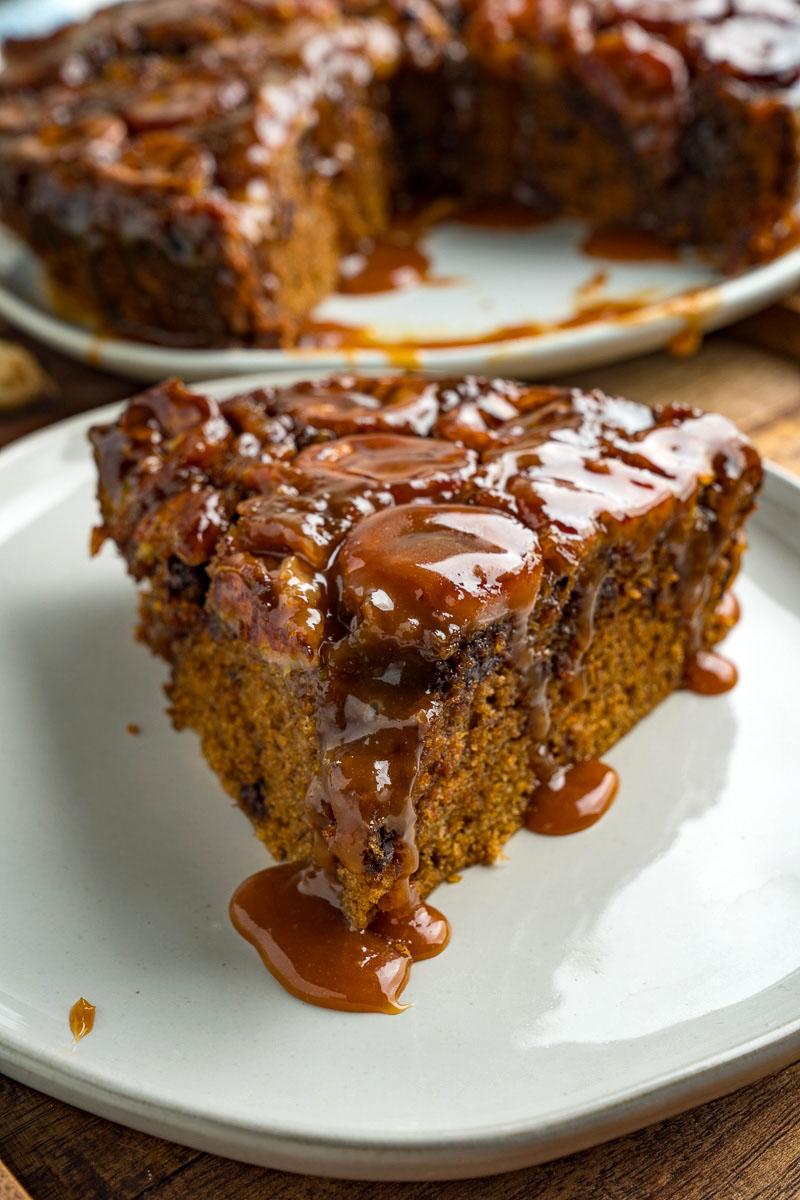 Caramel Banana Upside Down Cake with Chocolate Chips Caramel Banana Upside Down Cake with Chocolate Chips