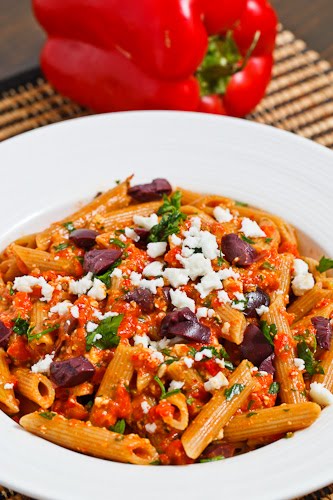 Roasted Red Pepper Pesto Pasta with Kalamata Olives and Feta Roasted Red Pepper Pesto Pasta with Kalamata Olives and Feta