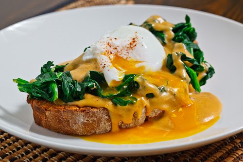 Buck Rarebit (Welsh Rarebit with Spinach and a Poached Egg) Buck Rarebit (Welsh Rarebit with Spinach and a Poached Egg)
