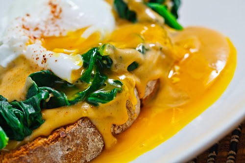 Buck Rarebit (Welsh Rarebit with Spinach and a Poached Egg) Buck Rarebit (Welsh Rarebit with Spinach and a Poached Egg)