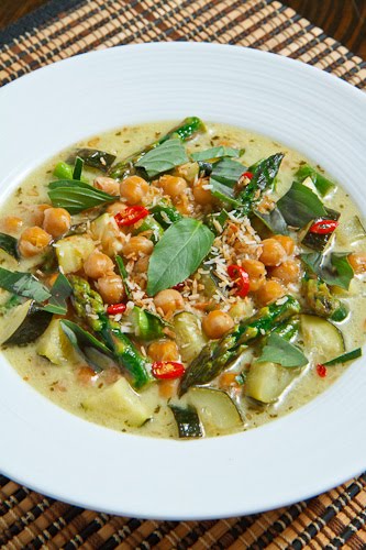 Asparagus, Zucchini and Chickpea Green Curry Asparagus, Zucchini and Chickpea Green Curry