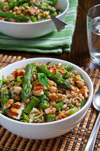 Asparagus, Halloumi and Chickpea Farro Salad Asparagus, Halloumi and Chickpea Farro Salad