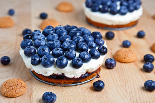 Blueberry Mascarpone Cheesecake with Amaretti Crust