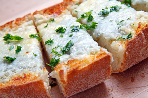 Gorgonzola Garlic Bread