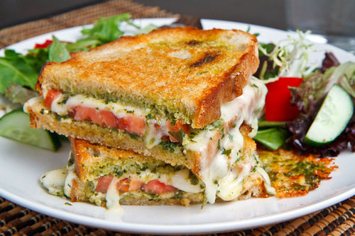 Caprese Grilled Cheese Sandwich Caprese Grilled Cheese Sandwich