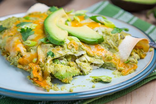 Chicken and Avocado Enchiladas in Creamy Avocado Sauce Chicken and Avocado Enchiladas in Creamy Avocado Sauce