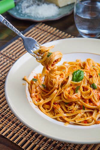 Roasted Red Pepper and Goat Cheese Alfredo Pasta Roasted Red Pepper and Goat Cheese Alfredo Pasta