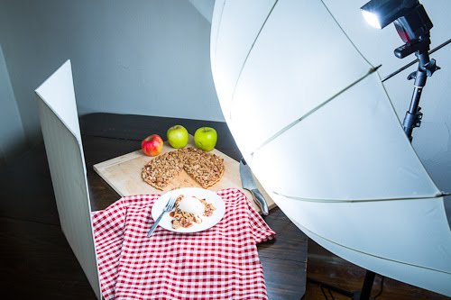 Apple Crisp Pizza with Caramel Sauce Apple Crisp Pizza with Caramel Sauce