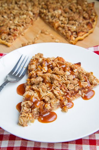 Apple Crisp Pizza with Caramel Sauce Apple Crisp Pizza with Caramel Sauce