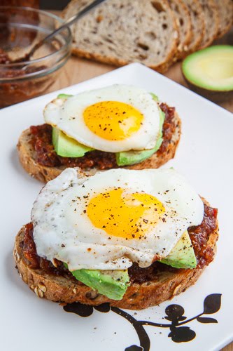 Bacon Jam Breakfast Sandwich with Fried Egg and Avocado Bacon Jam Breakfast Sandwich with Fried Egg and Avocado