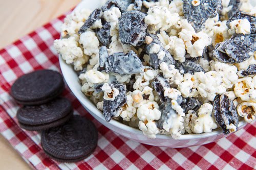 Cookies and Cream Popcorn Cookies and Cream Popcorn
