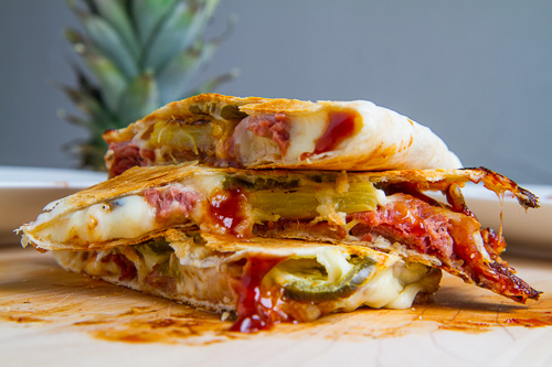 BBQ Ham, Bacon and Pineapple Quesadillas (aka BBQ Hawaiian Pizza Quesadillas) BBQ Ham, Bacon and Pineapple Quesadillas (aka BBQ Hawaiian Pizza Quesadillas)