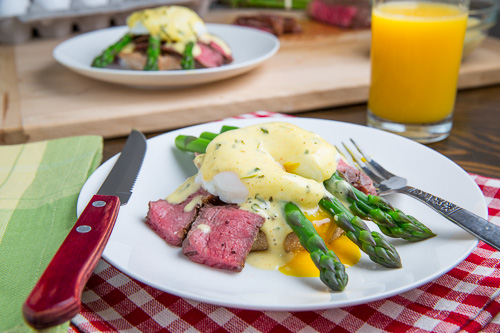 Steak and Eggs Benedict with Asparagus in Bearnaise Sauce Steak and Eggs Benedict with Asparagus in Bearnaise Sauce