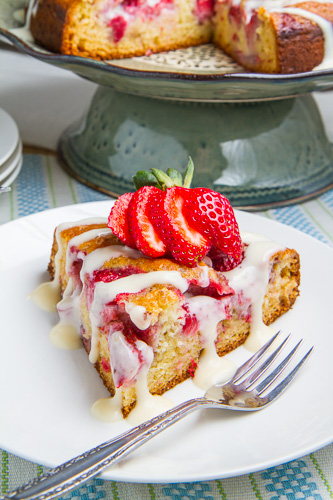 Strawberries and Cream Coffee Cake with Vanilla Cream Cheese Glaze Strawberries and Cream Coffee Cake with Vanilla Cream Cheese Glaze