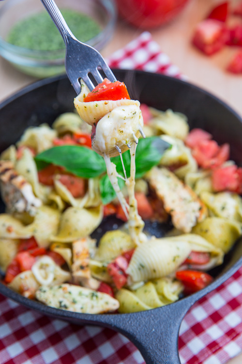 Caprese Chicken Pesto Pasta Caprese Chicken Pesto Pasta