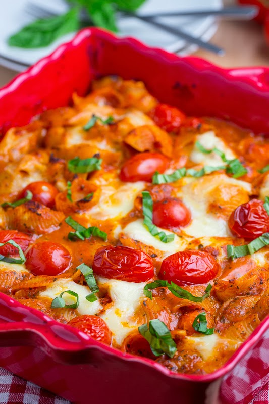 Creamy Pesto Caprese Pasta Casserole Creamy Pesto Caprese Pasta Casserole