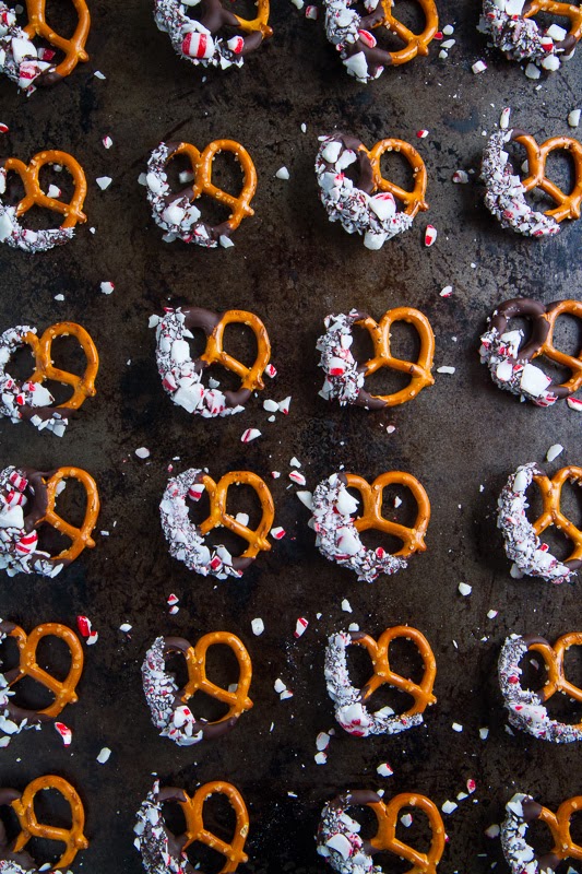 Peppermint Chocolate Coated Pretzels Peppermint Chocolate Coated Pretzels