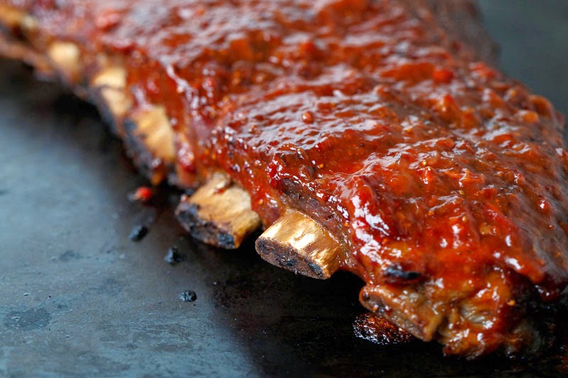 Slow Cooker BBQ Ribs with Roasted Strawberry BBQ Sauce Slow Cooker BBQ Ribs with Roasted Strawberry BBQ Sauce