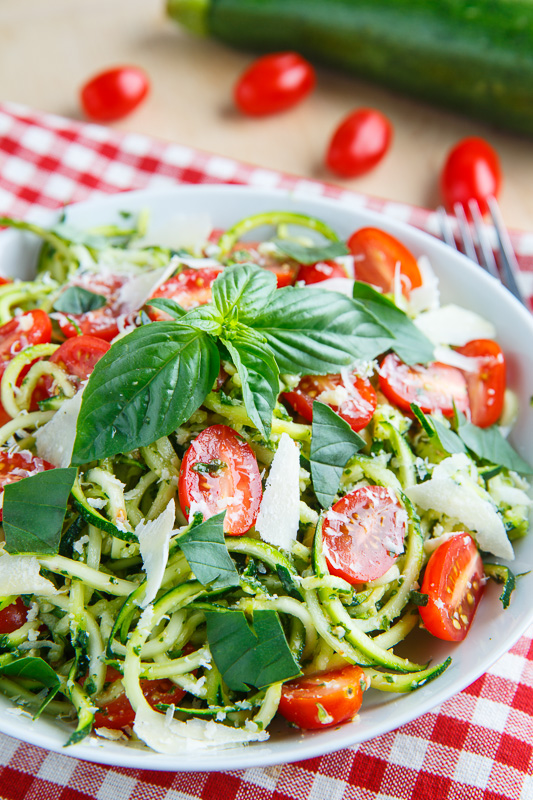 Pesto Zucchini Noodles with Roasted Tomatoes and Grilled Chicken Pesto Zucchini Noodles with Roasted Tomatoes and Grilled Chicken