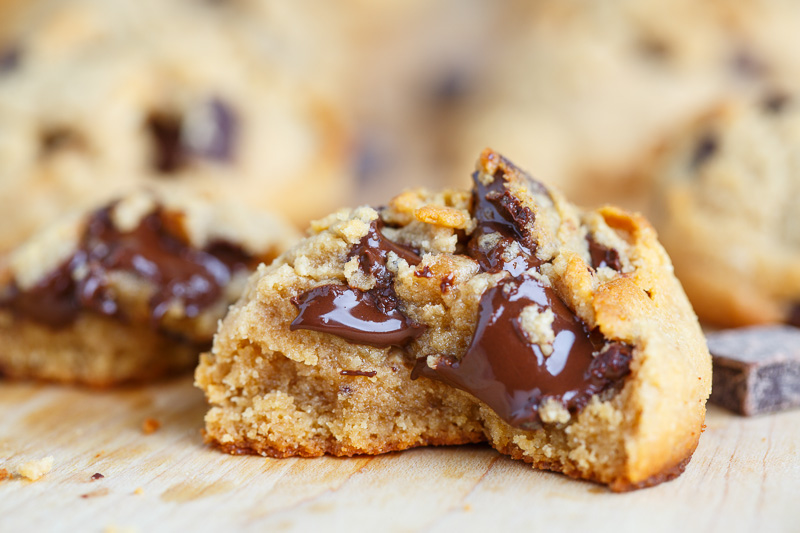 Thick and Chewy Chocolate Chunk Peanut Butter Cookies Thick and Chewy Chocolate Chunk Peanut Butter Cookies
