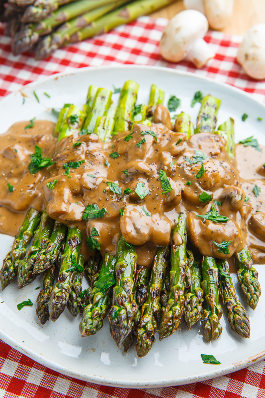 Grilled Asparagus in a Creamy Balsamic Mushroom Sauce Grilled Asparagus in a Creamy Balsamic Mushroom Sauce