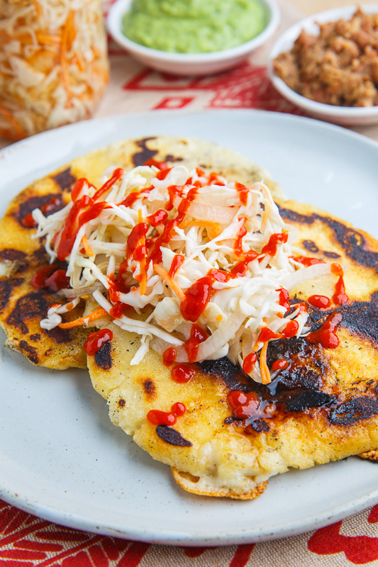 Pupusas con Cortido Pupusas con Cortido