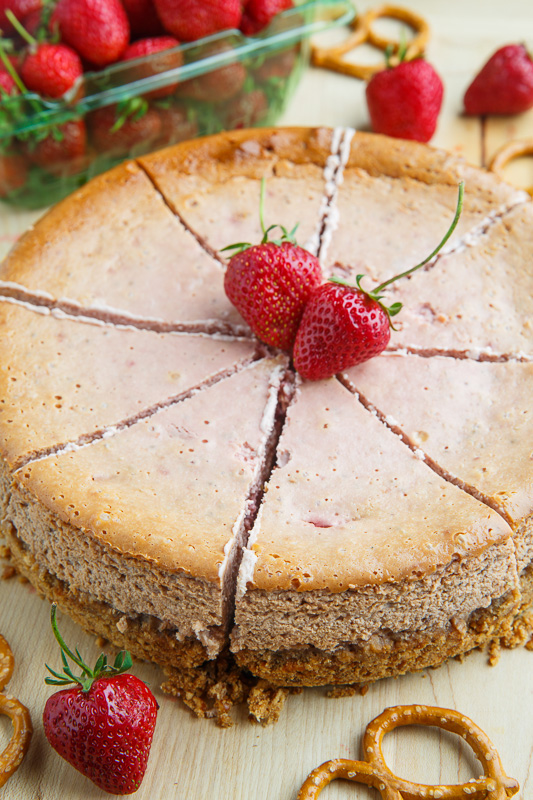 Strawberries and Cream Cheesecake with Pretzel Crust Strawberries and Cream Cheesecake with Pretzel Crust