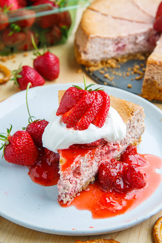 Strawberries and Cream Cheesecake with Pretzel Crust Strawberries and Cream Cheesecake with Pretzel Crust