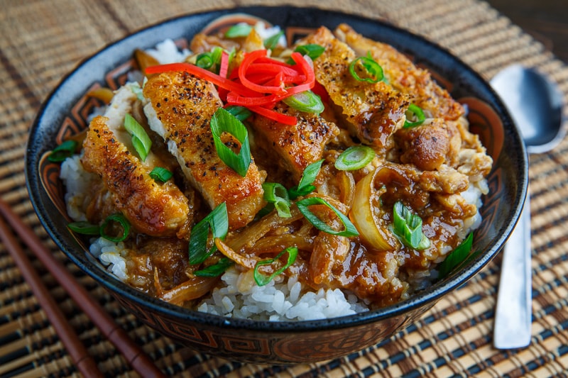 Oyakodon (Japanese Chicken and Egg Rice Bowl) Oyakodon (Japanese Chicken and Egg Rice Bowl)