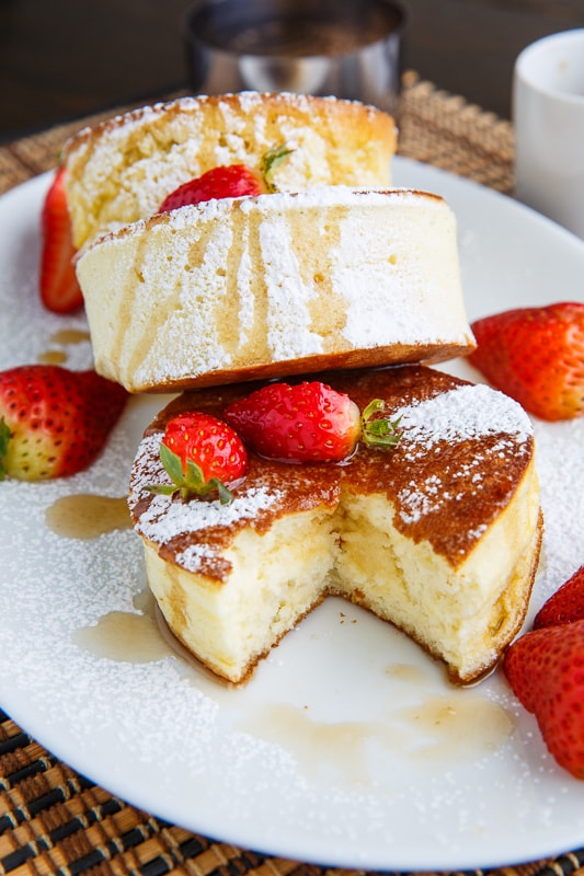 Japanese Souffle Pancakes with Lemon Curd and Blueberries Japanese Souffle Pancakes with Lemon Curd and Blueberries