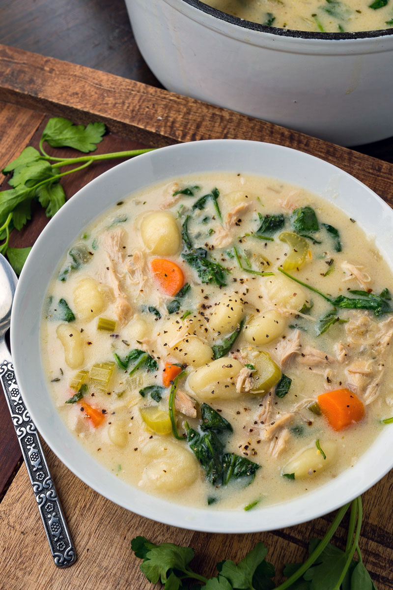 Creamy Chicken and Gnocchi Soup (Olive Garden Copycat) Creamy Chicken and Gnocchi Soup (Olive Garden Copycat)