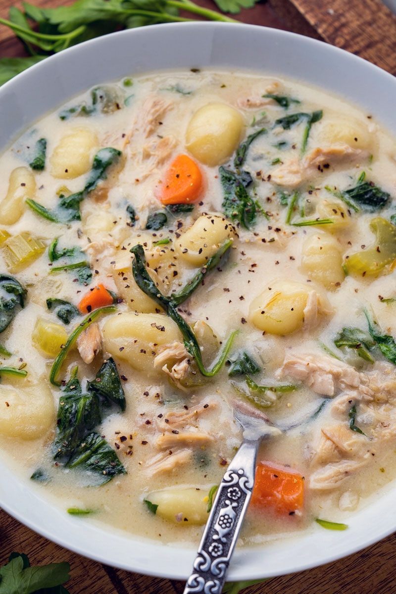 Creamy Chicken and Gnocchi Soup (Olive Garden Copycat) Creamy Chicken and Gnocchi Soup (Olive Garden Copycat)