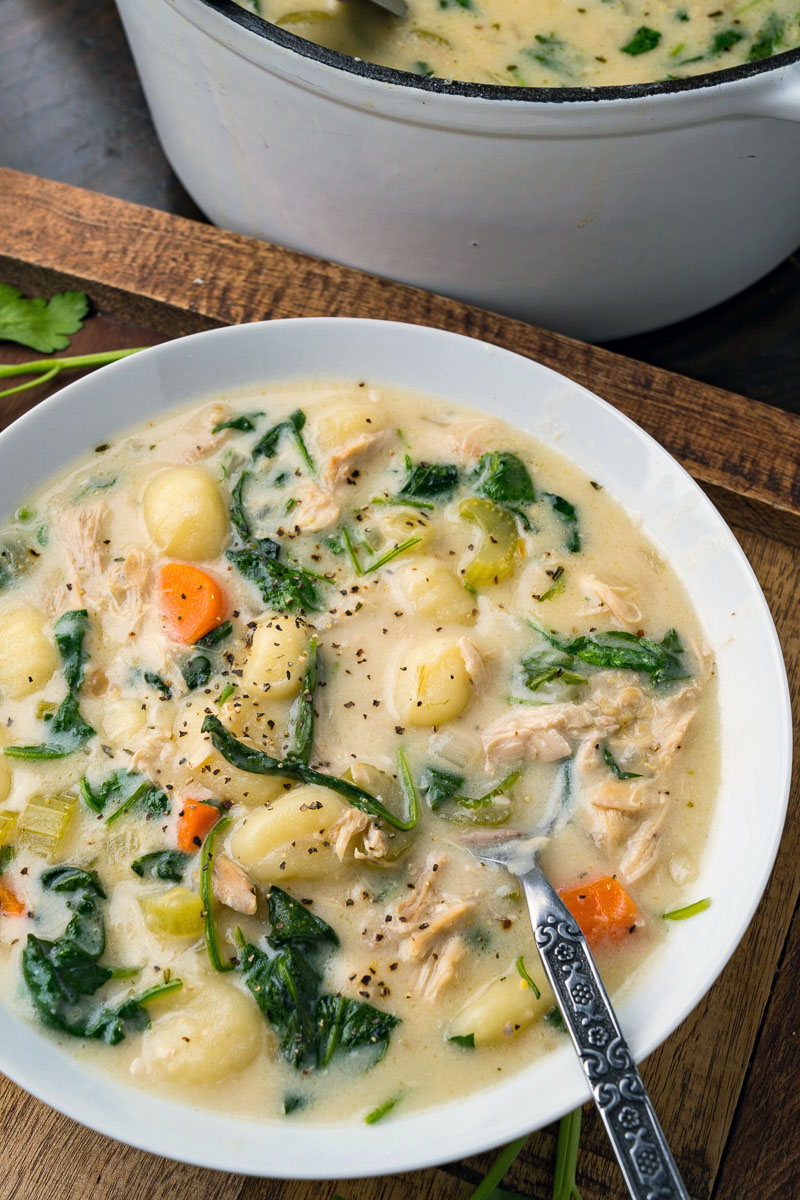 Creamy Chicken and Gnocchi Soup (Olive Garden Copycat) Creamy Chicken and Gnocchi Soup (Olive Garden Copycat)