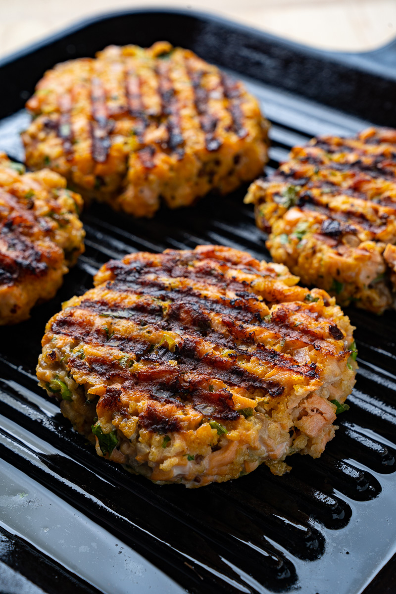 Chipotle Salmon Burgers with Guacamole Chipotle Salmon Burgers with Guacamole