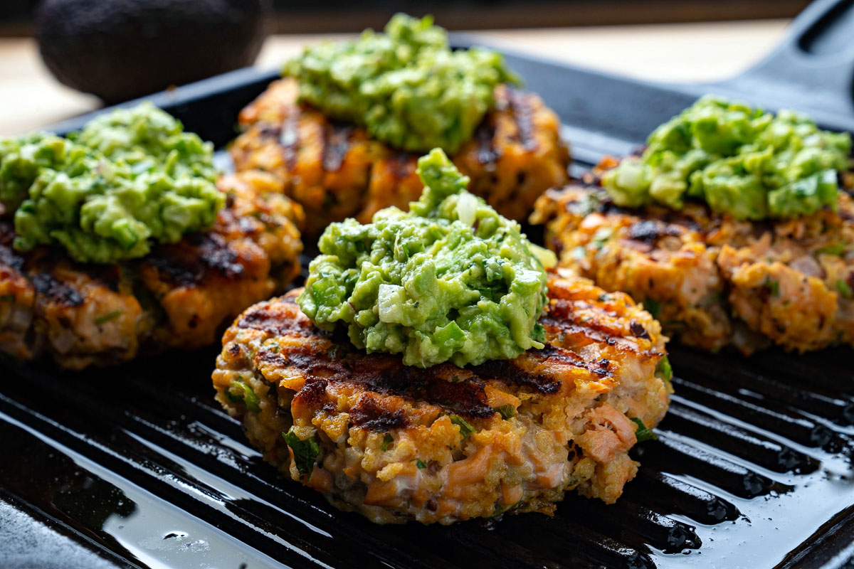 Chipotle Salmon Burgers with Guacamole Chipotle Salmon Burgers with Guacamole