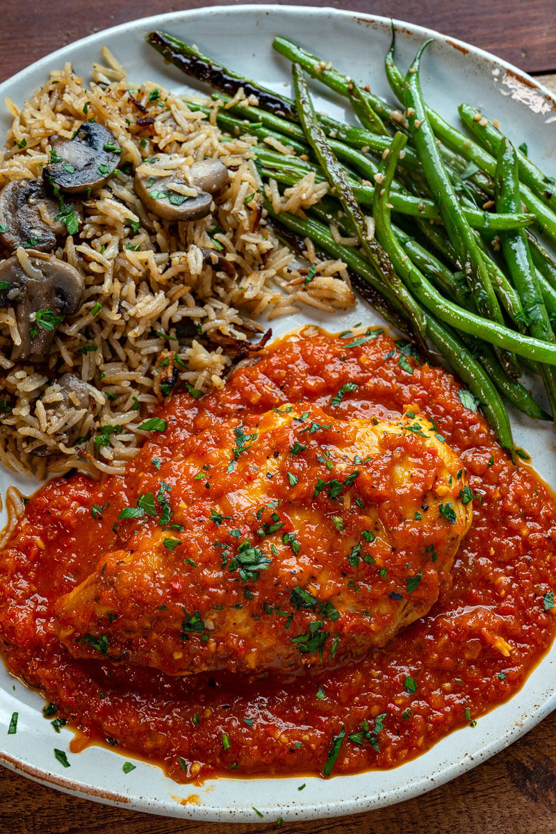 Skillet Chicken in Roasted Red Pepper Sauce Skillet Chicken in Roasted Red Pepper Sauce
