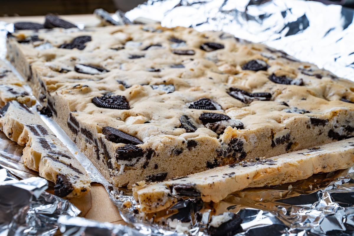 Cookies and Cream Blondies Cookies and Cream Blondies