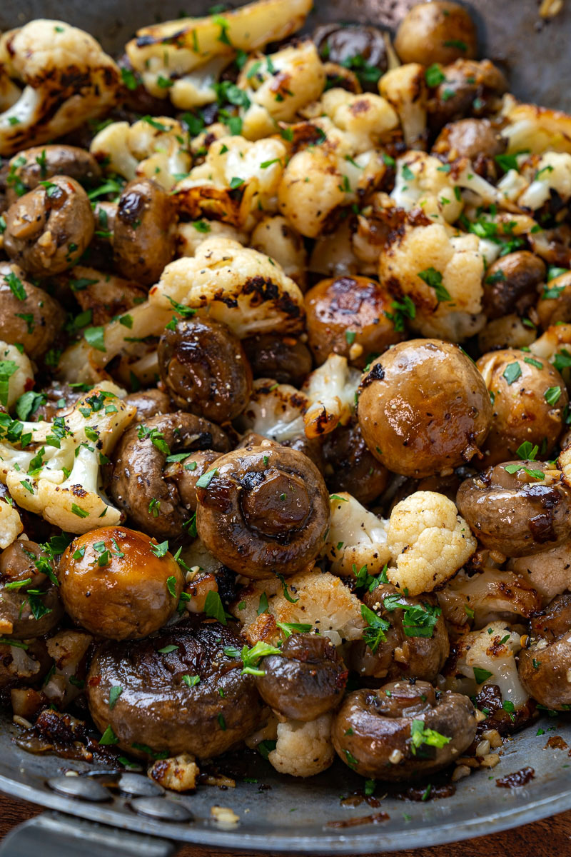 Skillet Butter and Garlic Mushrooms and Cauliflower Skillet Butter and Garlic Mushrooms and Cauliflower