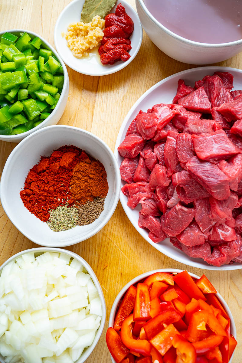 Hungarian Braised Beef (Pörkölt) Hungarian Braised Beef (Pörkölt)