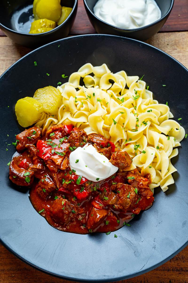 Hungarian Braised Beef (Pörkölt) Hungarian Braised Beef (Pörkölt)