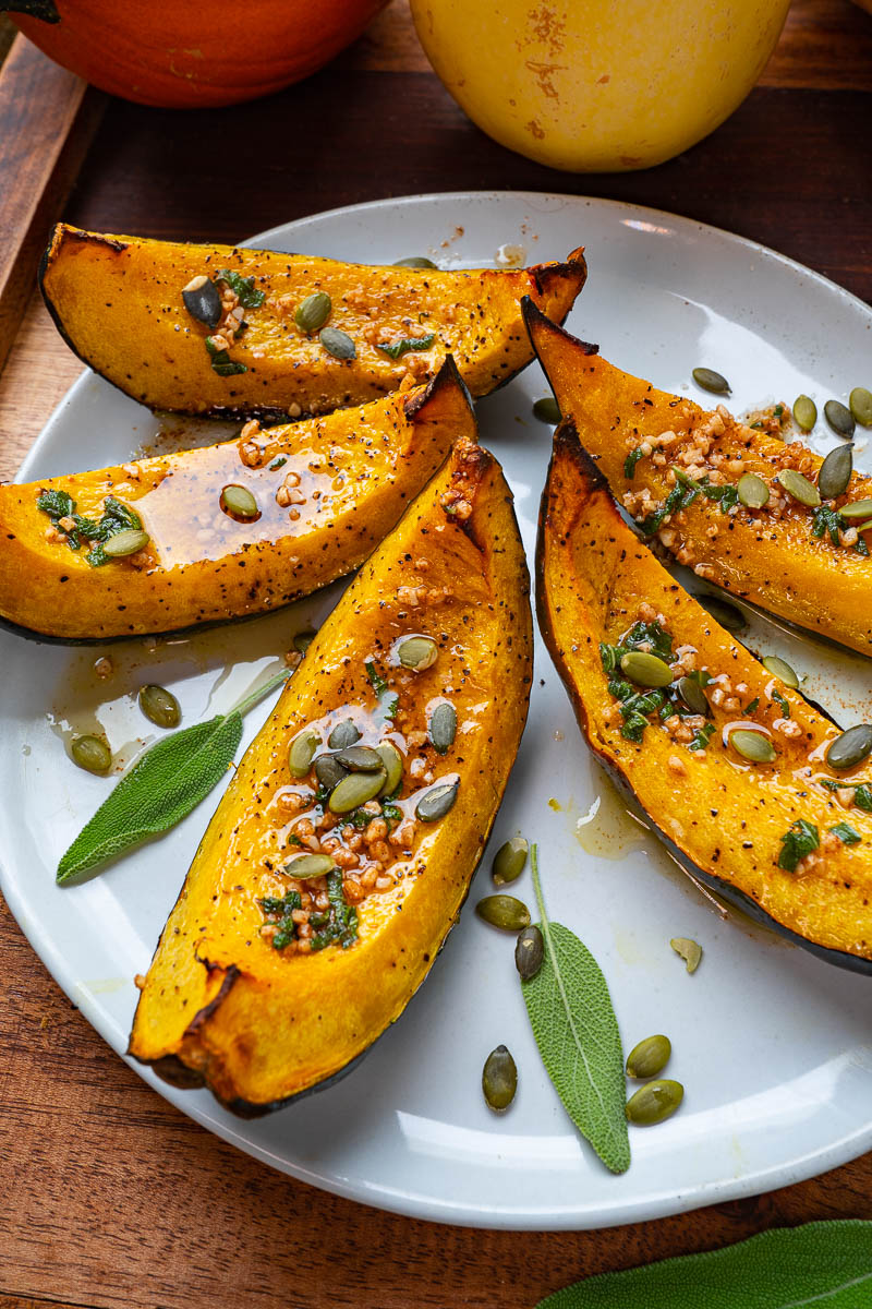 Browned Butter and Sage Roasted Acorn Squash Browned Butter and Sage Roasted Acorn Squash