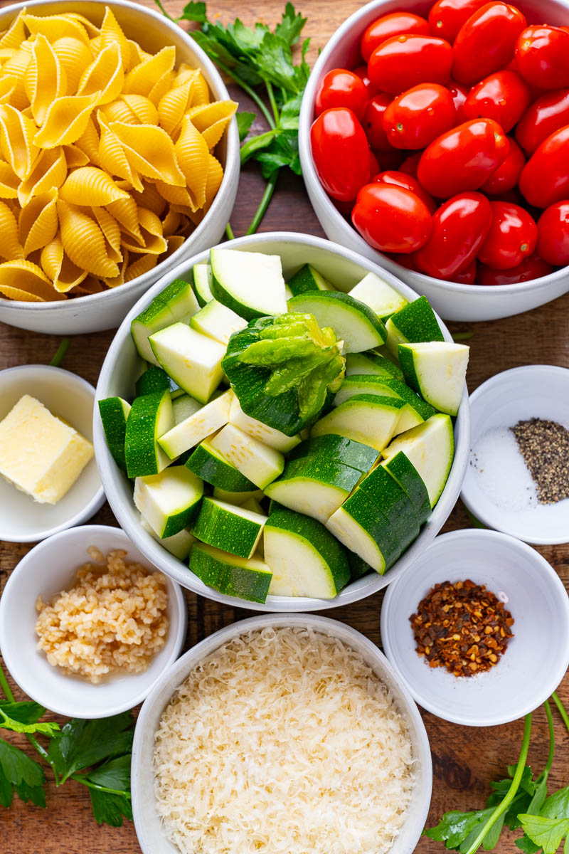 Garlic Butter Zucchini and Tomato Pasta Garlic Butter Zucchini and Tomato Pasta