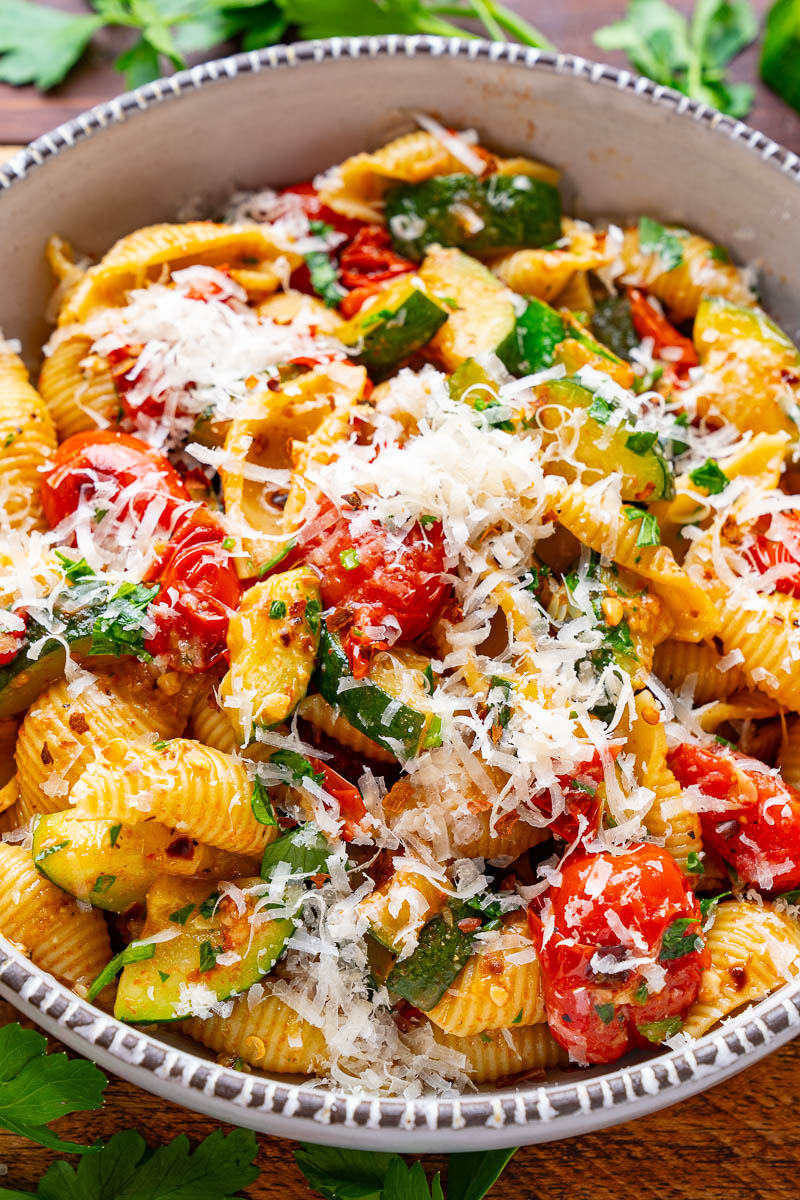 Garlic Butter Zucchini and Tomato Pasta Garlic Butter Zucchini and Tomato Pasta