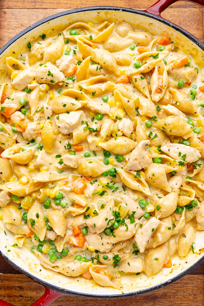 One-Pan Creamy Chicken Pot Pie Pasta One-Pan Creamy Chicken Pot Pie Pasta
